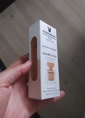 Narcisco pembe pudra