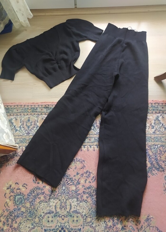 Siyah CROPLU triko takim - Görsel 3