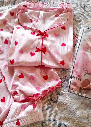 Pembe Kalp Desenli Mini Kadın Pijama Takımı