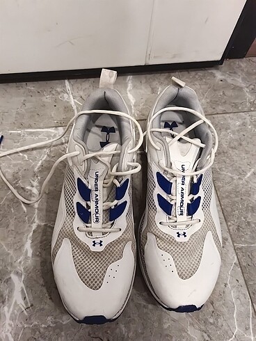 45 Beden beyaz Renk Under Armour sıfır ayarında 45 no