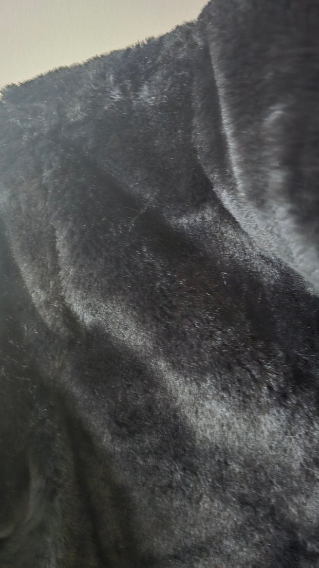 Siyah Yüksek Yakalı Kadın Kürk Mont - Görsel 3