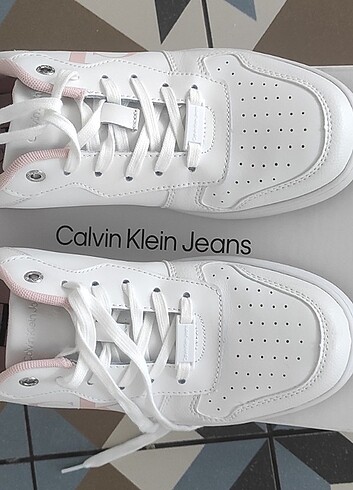 40 Beden beyaz Renk Calvin Klein hakiki deri sneaker 