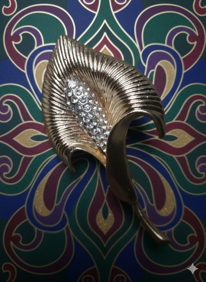 Altın Renkli Payetli Broş - Görsel 2