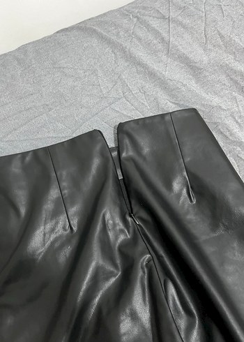 Gri Deri Fermuarlı Kadın Pantolon - Görsel 4