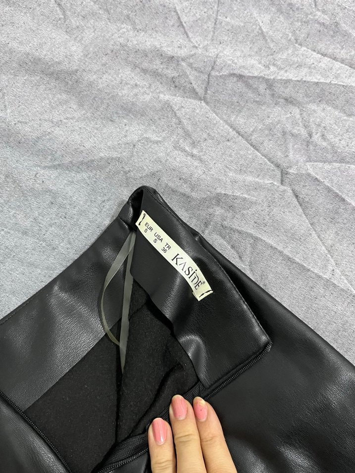 Gri Deri Fermuarlı Kadın Pantolon - Görsel 2