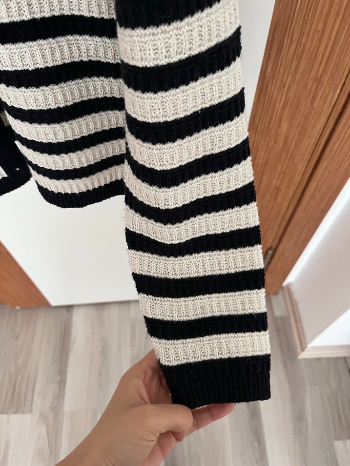 Çizgili Düğmeli Kadın Hırka - Görsel 4