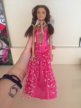 Barbie Bebek