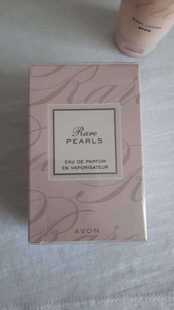 Avon Rare Pearls