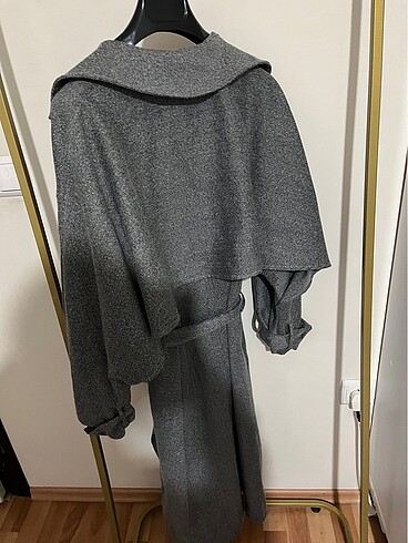 Zara Detaylı trençkot