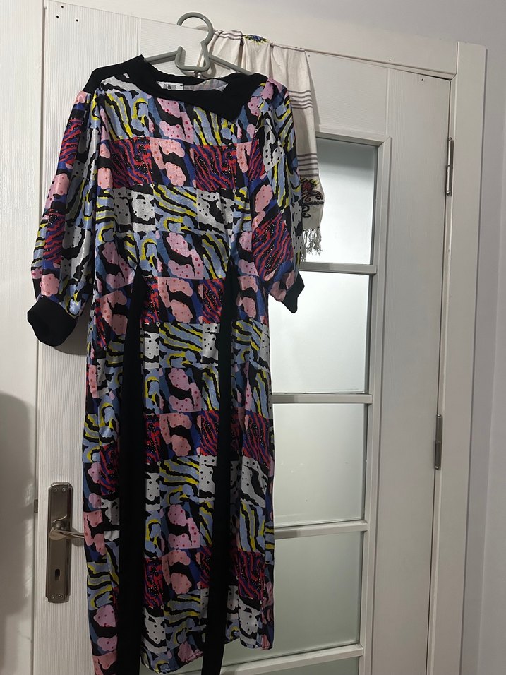 Renkli midi boy Bağcıklı Kadın Elbise - Görsel 2