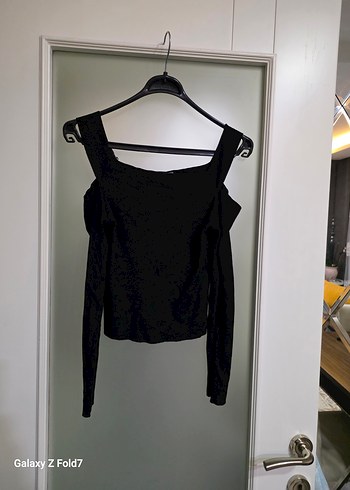 Stradivarius 36 Beden Omuz Detaylı Siyah Uzun Kollu Bluz - Görsel 2