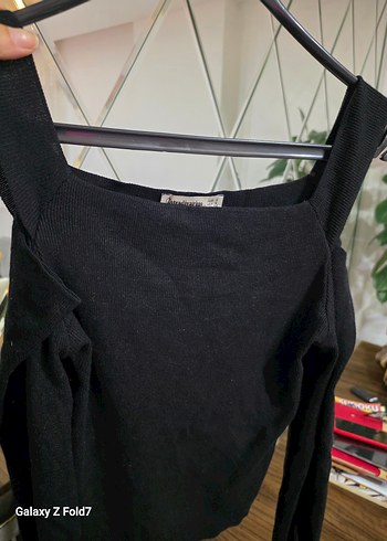 Stradivarius 36 Beden Omuz Detaylı Siyah Uzun Kollu Bluz - Görsel 4