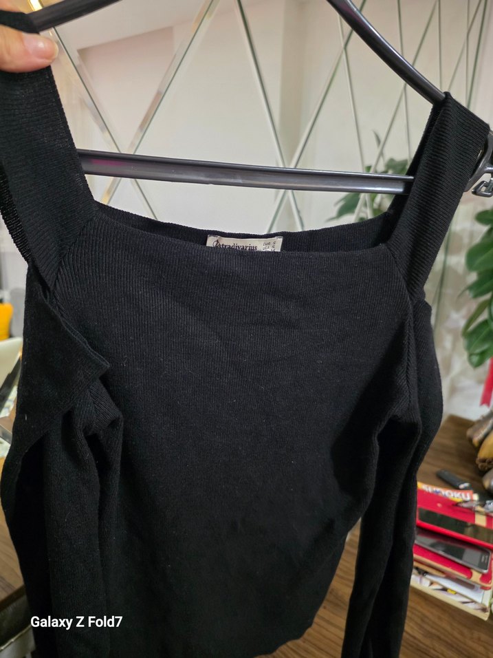 Stradivarius 36 Beden Omuz Detaylı Siyah Uzun Kollu Bluz - Görsel 4