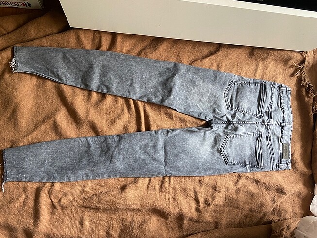 BERSHKA jean