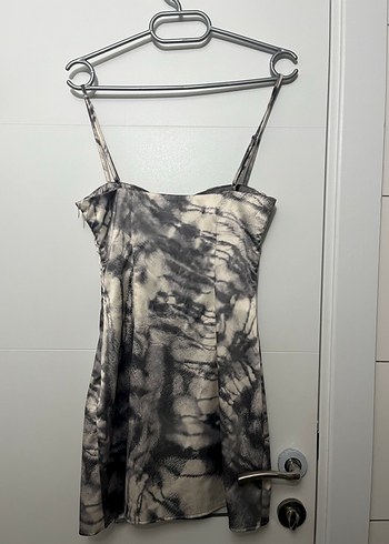 Gri Bağlama Desenli İnce Askılı Midi Elbise - Görsel 3