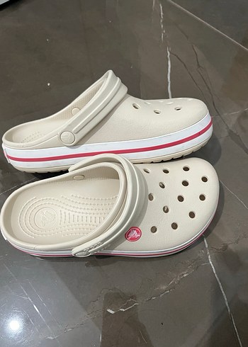 Crocs 36