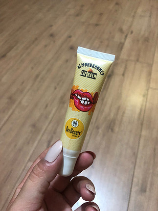 BeeBeauty Lip Balm