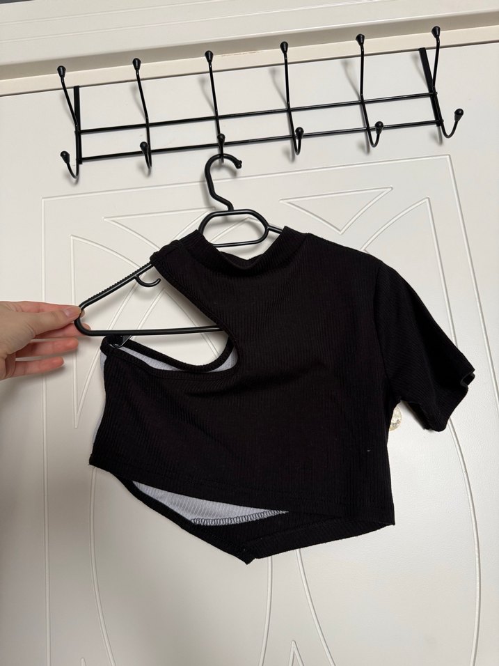 Yüksek Yakalı, Kısa Kesim, Gri Crop Top - Görsel 3