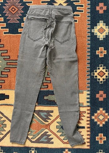 Bershka Kadın Gri Kemerli Kumaş Pantolon - Görsel 4