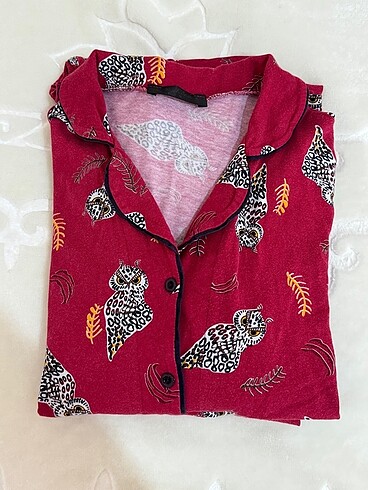 Siyah inci pamuklu likralı düğmeli biyeli pijama takımı