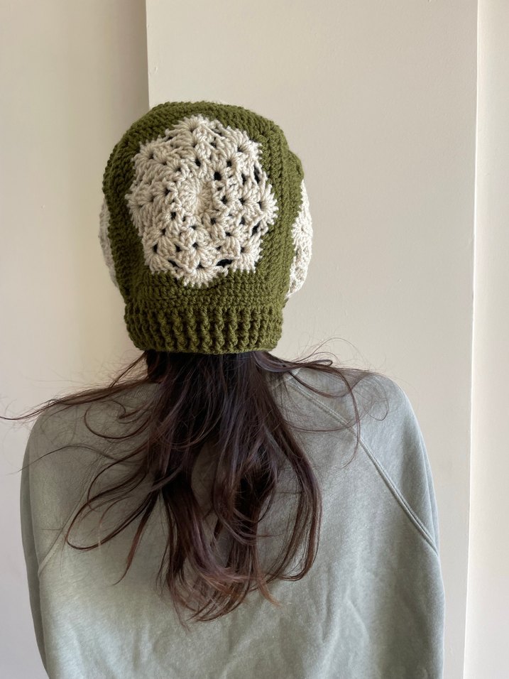 Kar tanesi motifli örgü bonnet bere - Görsel 3