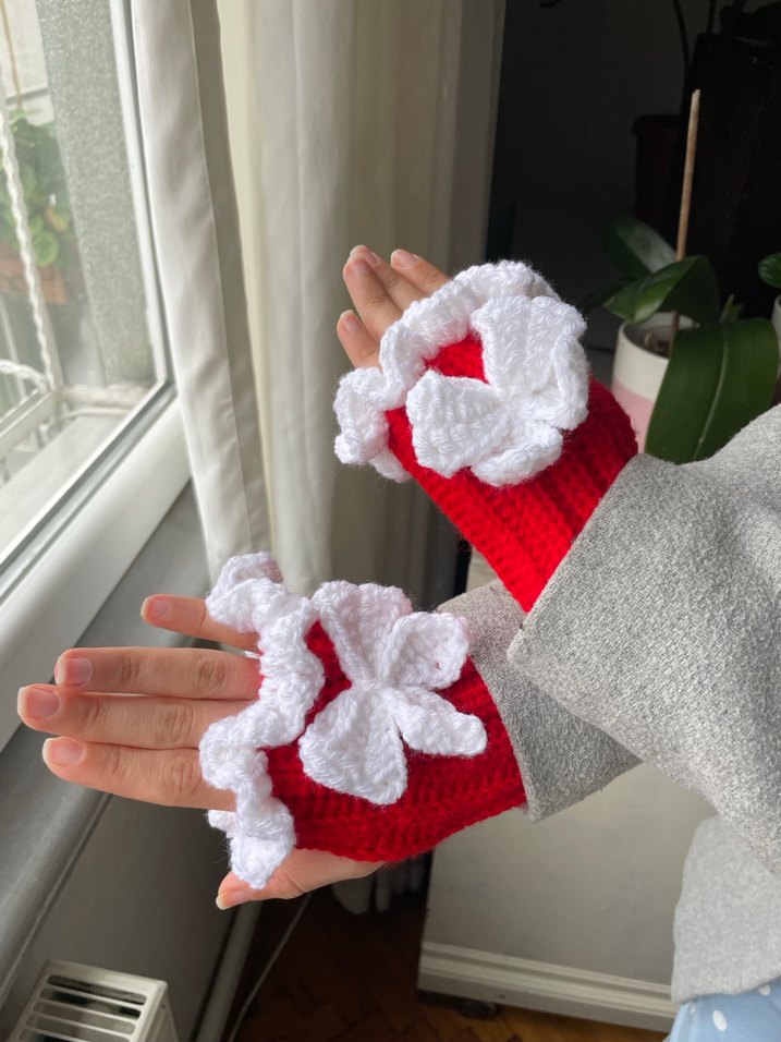 Kırmızı Fırfırlı Örgü Eldiven - Görsel 4