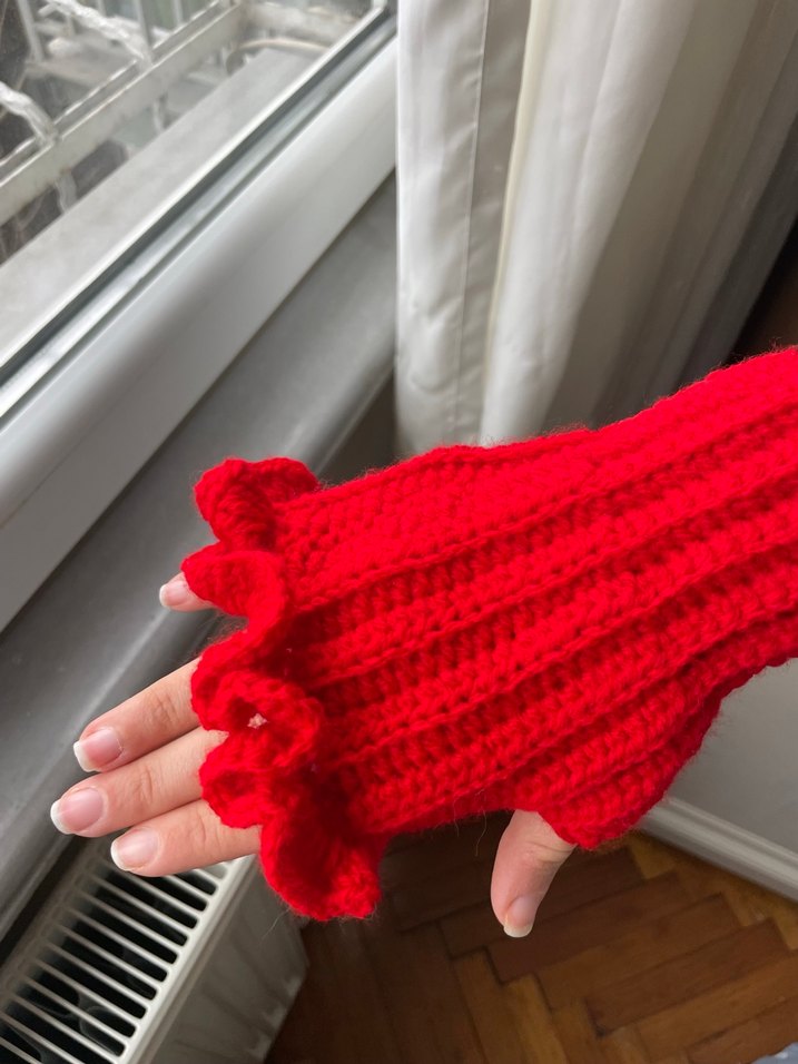 Kırmızı Fırfırlı Kadın Örgü Eldiven - Görsel 2
