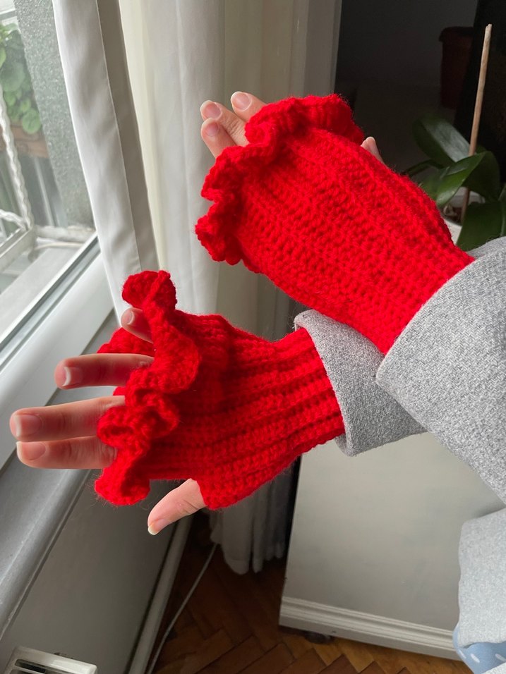 Kırmızı Fırfırlı Kadın Örgü Eldiven - Görsel 3