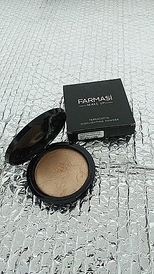 Farmasi Highlitter