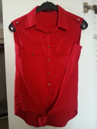 Kırmızı Kolsuz gömlek 