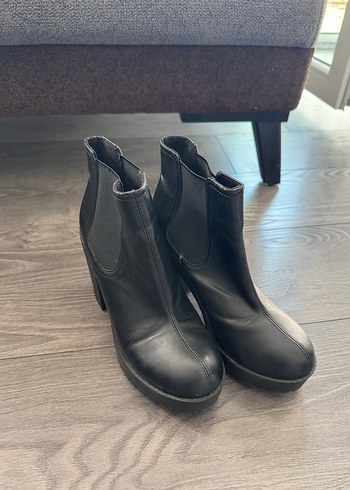 H&M Siyah Platform Topuklu Kadın Bot