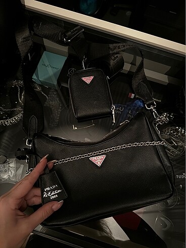 Prada Siyah Çanta Re-Edition