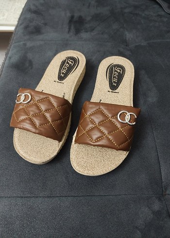 Kahverengi Tokalı Kadın Dolgu Topuk Terlik - Görsel 2