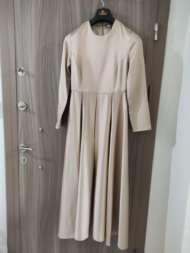 Bej Uzun Kollu Pilili Kadın Elbise - Görsel 2