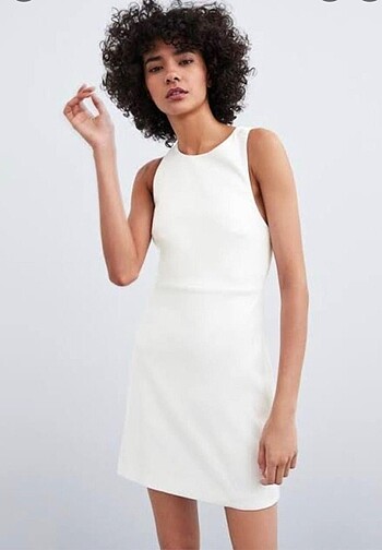Zara Sırtı çapraz beyaz elbise