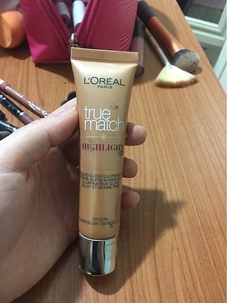 Loreal highligter baz