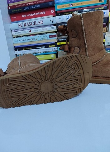 37 Beden çeşitli Renk Kurdele detaylı taba Ugg bot SATILDI