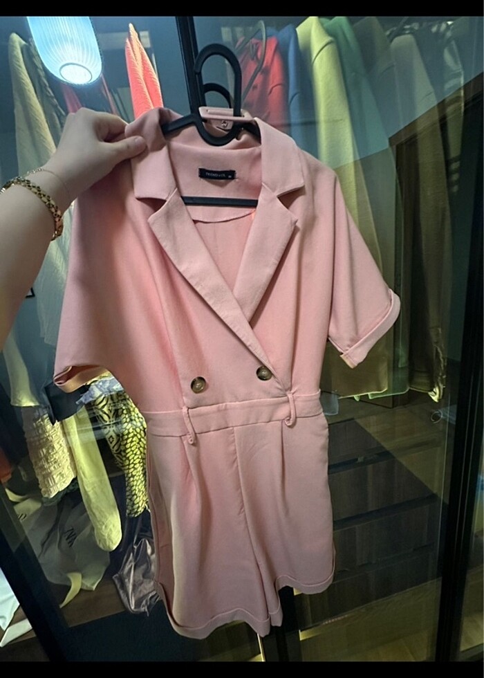 Trendyol şortlu kemerli tulum - Görsel 3