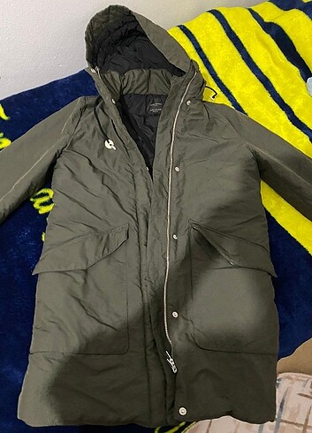 Zara Mont