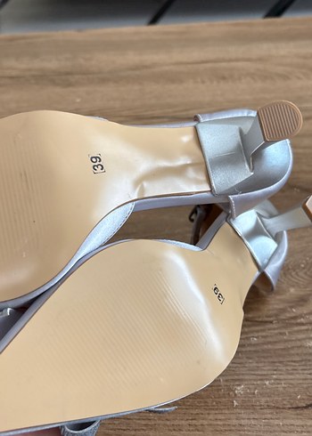 39 Beden Gri Fiyonklu Kadın Stiletto Abiye Ayakkabı