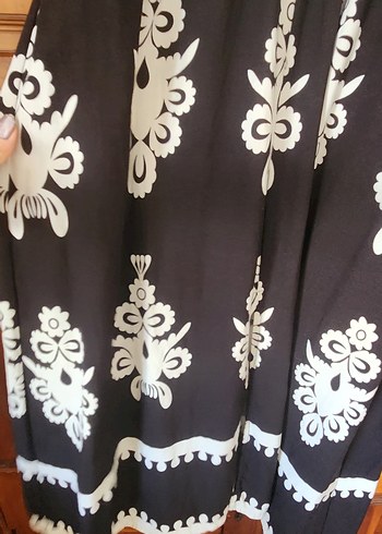 Siyah Beyaz Desenli Bohem Uzun Elbise - Görsel 2