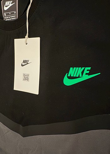 m Beden NİKE TECH FLEECE ŞORTLU TAKIM