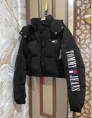 TOMMY HİLFİGHER KADIN ŞİŞME MONT 