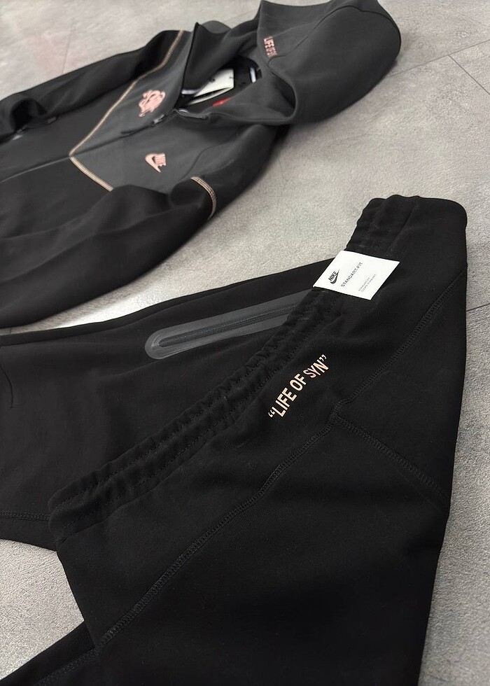 NİKE X SYNA TECH FLEECE EŞOFMAN TAKIM - Görsel 4