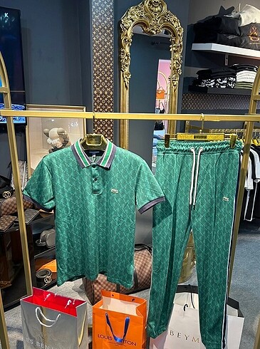 xl Beden LACOSTE MONOGRAM EŞOFMAN TAKIMI