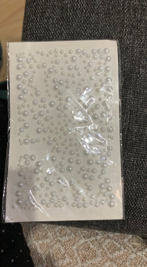 Beyaz ve Parlak yüz Tırnak Süslemeleri - Görsel 2