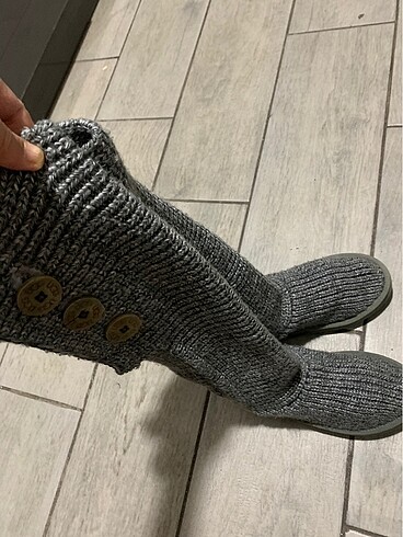 UGG 39