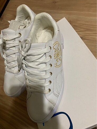 Guess GUESS 39