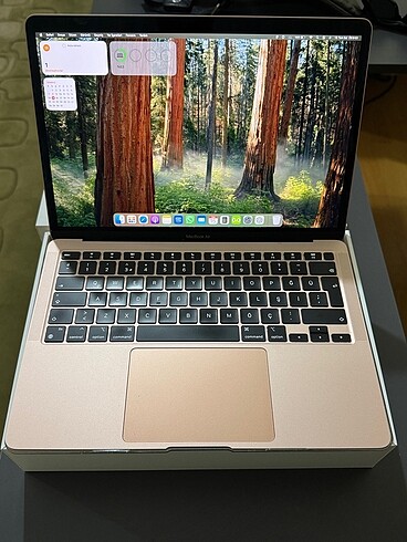 MacBook M1
