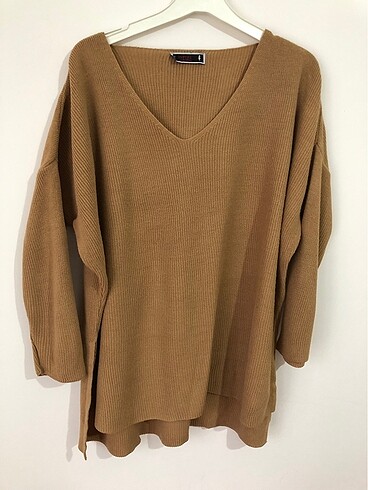 Mango Camel rengi yırtmaçlı şık kazak